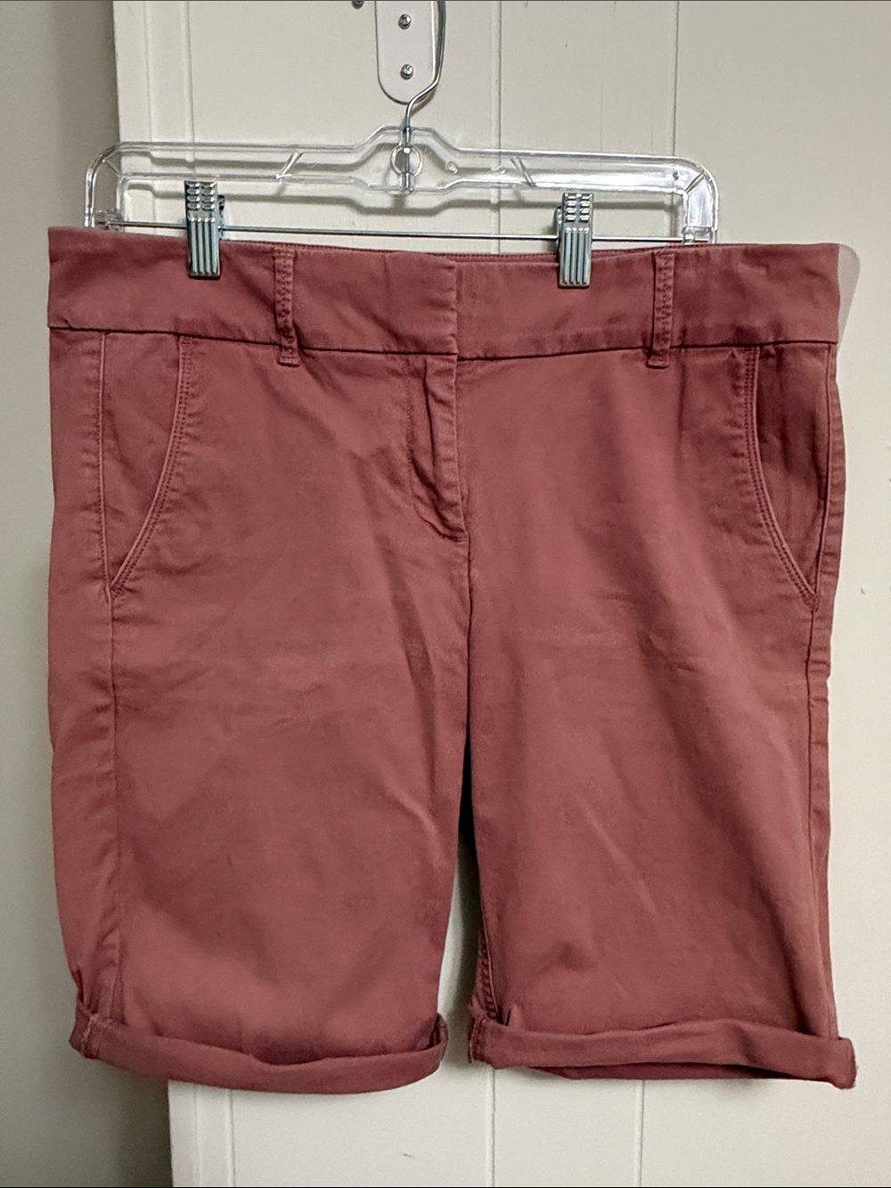 LOFT Women's Rolled-Hem Chino Shorts in Dusty Rose